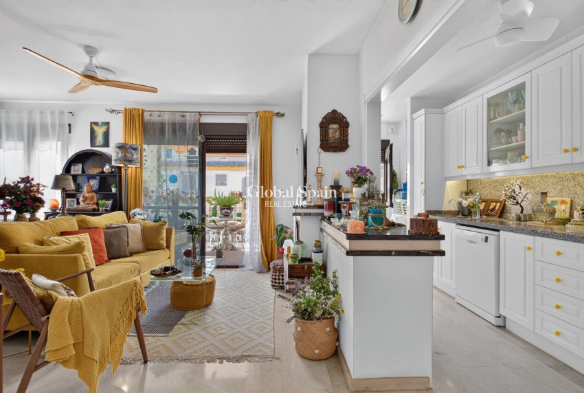 Wederverkoop - APPARTEMENT -
ORIHUELA COSTA - Costa Blanca