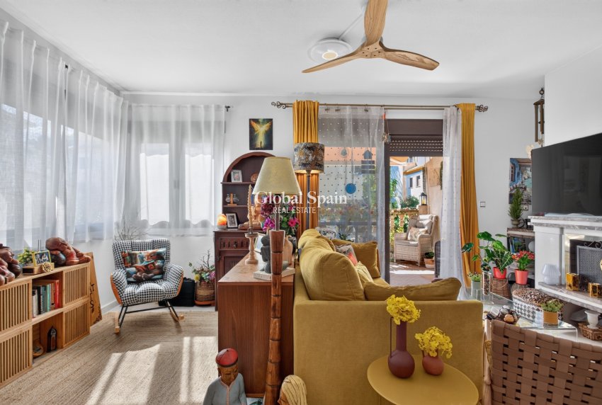 Wederverkoop - APPARTEMENT -
ORIHUELA COSTA - Costa Blanca