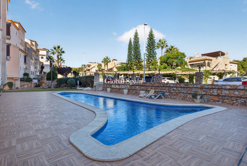 Wederverkoop - APPARTEMENT -
ORIHUELA COSTA - Costa Blanca