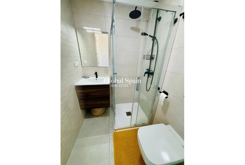 Wederverkoop - APPARTEMENT -
ORIHUELA COSTA - Inland