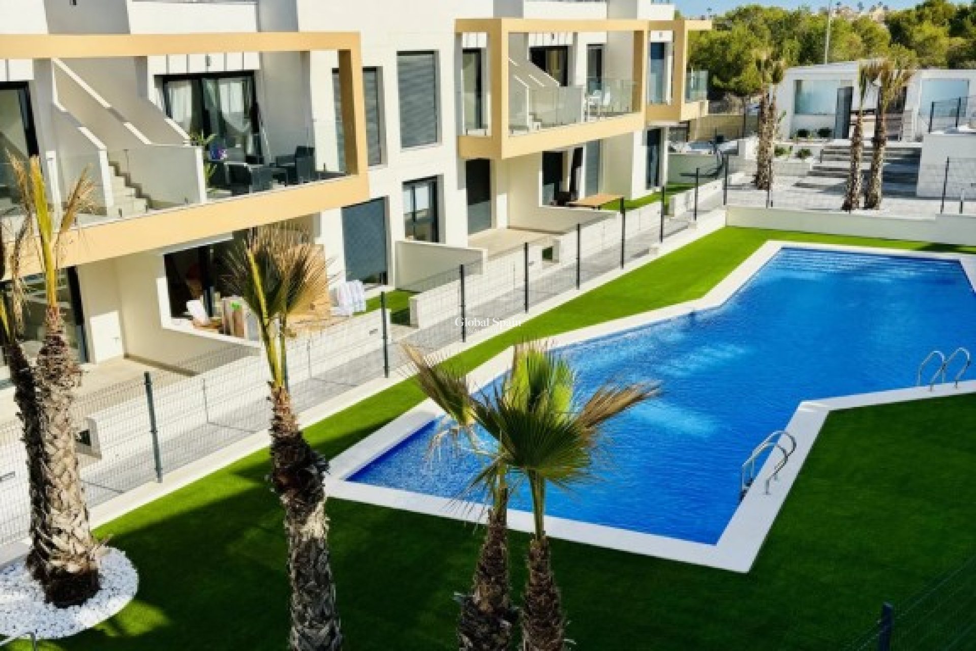 Wederverkoop - APPARTEMENT -
ORIHUELA COSTA - Inland