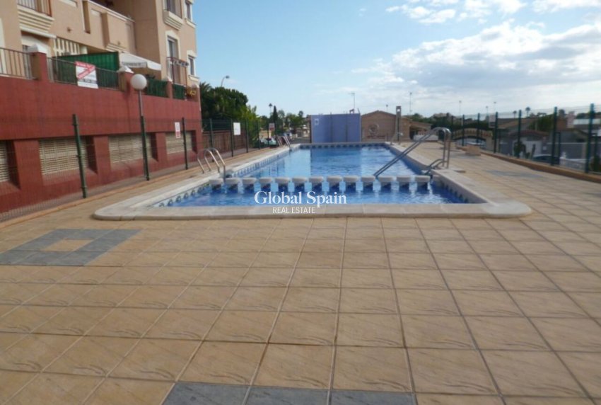 Wederverkoop - APPARTEMENT -
ORIHUELA COSTA - Inland