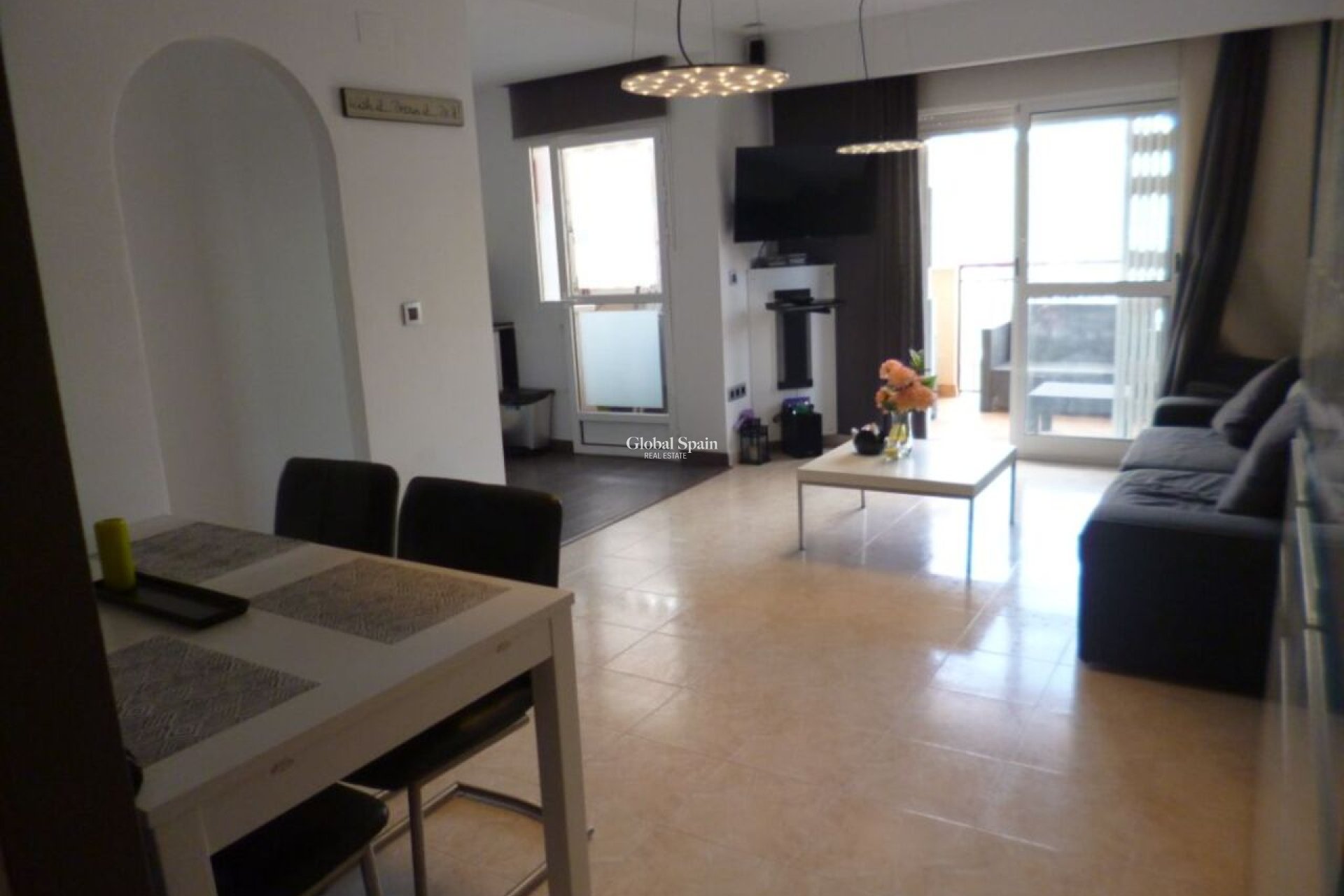 Wederverkoop - APPARTEMENT -
ORIHUELA COSTA - Inland