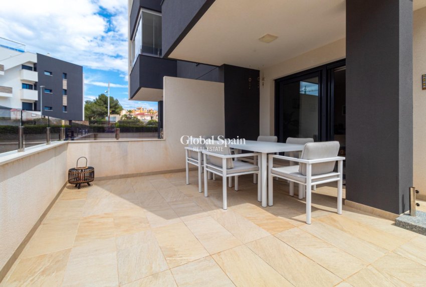 Wederverkoop - Appartement -
ORIHUELA COSTA - La Florida