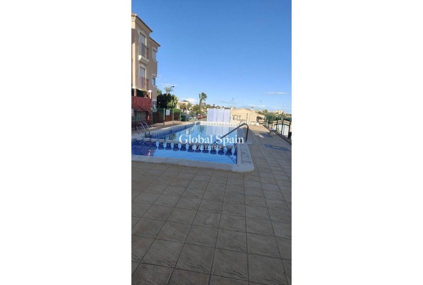 Wederverkoop - APPARTEMENT -
ORIHUELA COSTA - La Florida