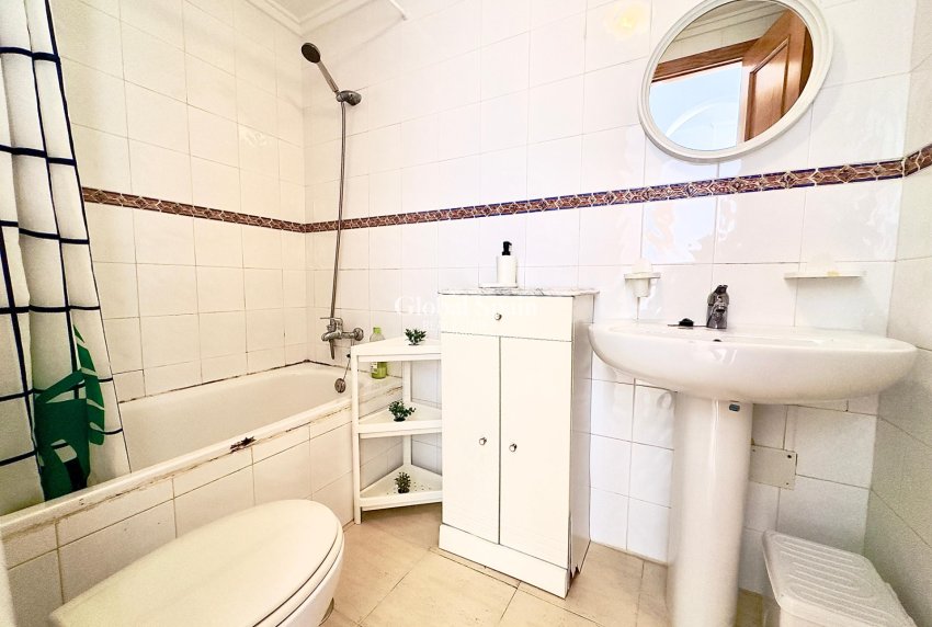 Wederverkoop - APPARTEMENT -
ORIHUELA COSTA - La Florida