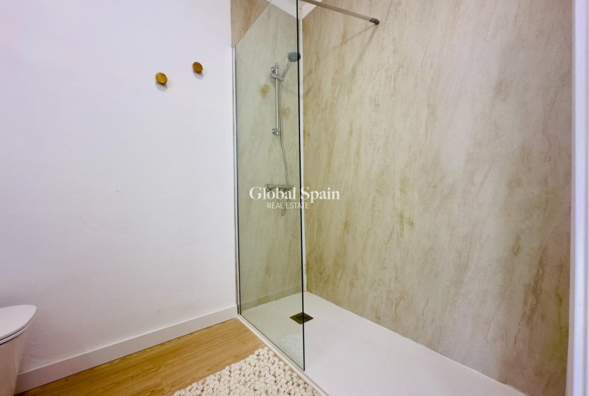 Wederverkoop - APPARTEMENT -
ORIHUELA COSTA - La Regia