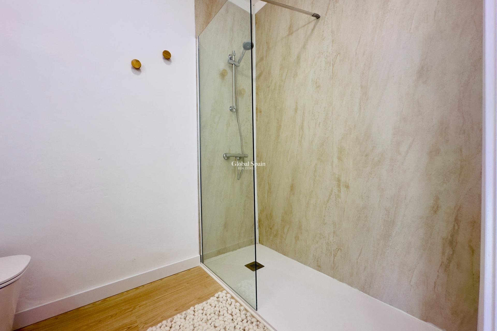 Wederverkoop - APPARTEMENT -
ORIHUELA COSTA - La Regia