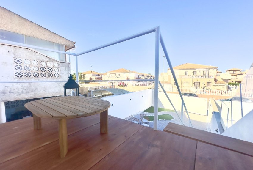 Wederverkoop - APPARTEMENT -
ORIHUELA COSTA - La Regia