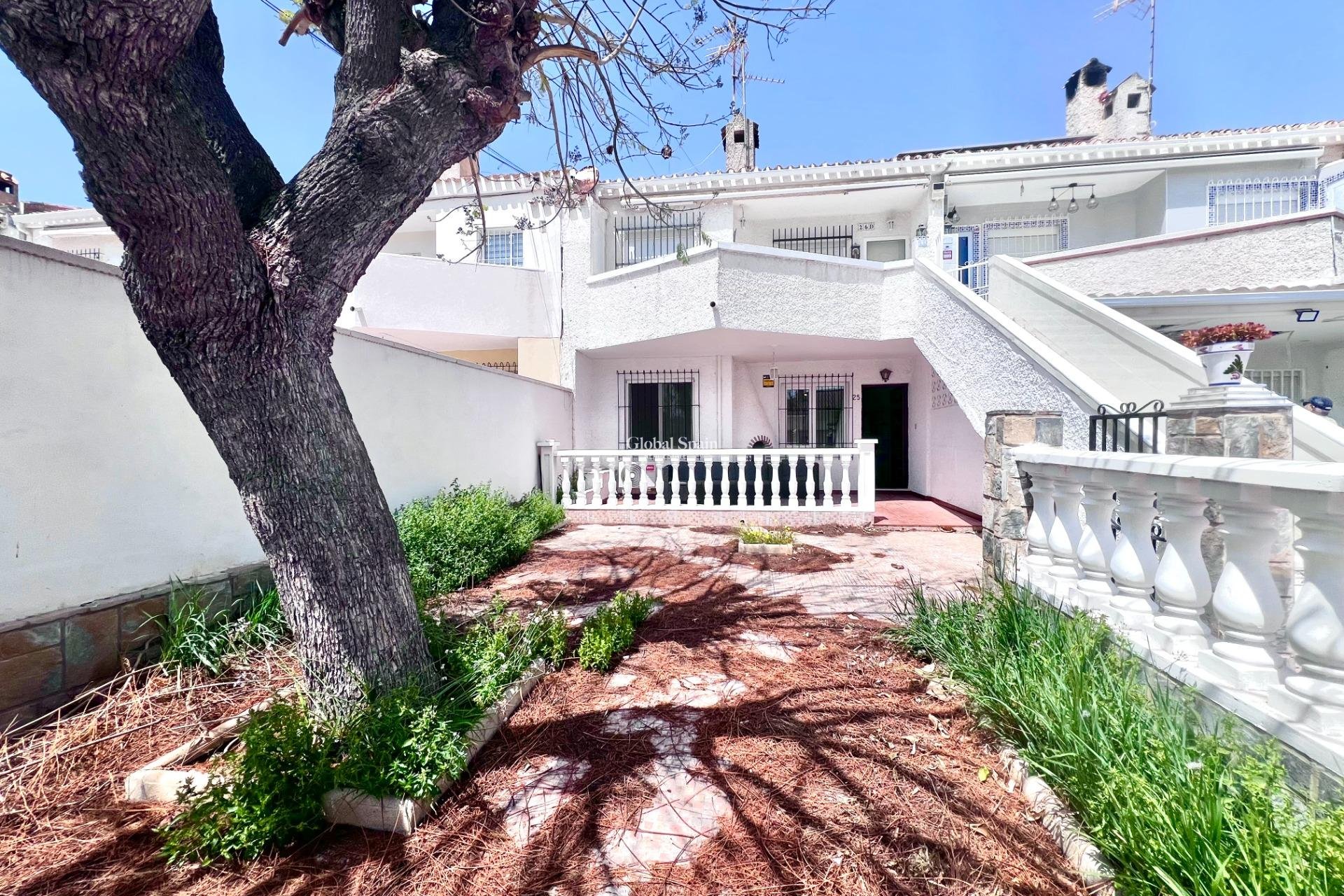 Wederverkoop - APPARTEMENT -
ORIHUELA COSTA - La Regia