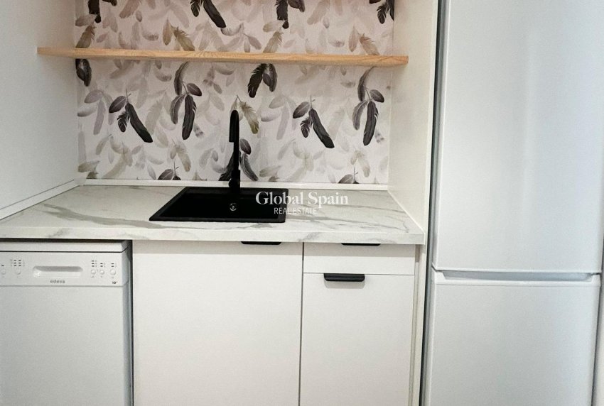 Wederverkoop - APPARTEMENT -
ORIHUELA COSTA - La Regia
