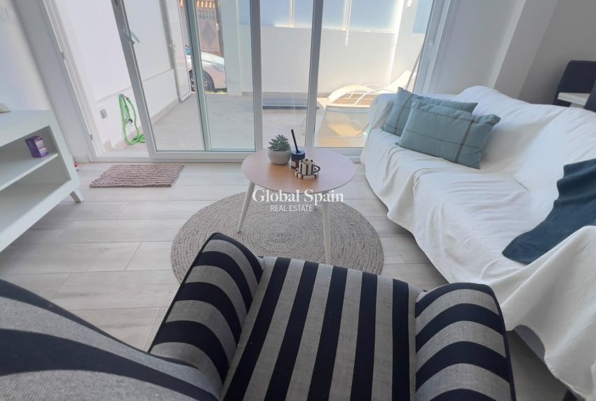 Wederverkoop - APPARTEMENT -
ORIHUELA COSTA - La Regia