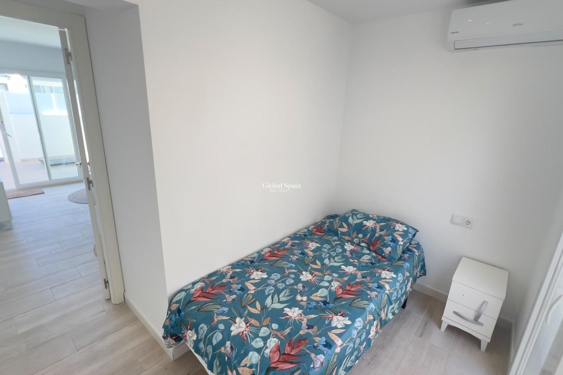 Wederverkoop - APPARTEMENT -
ORIHUELA COSTA - La Regia