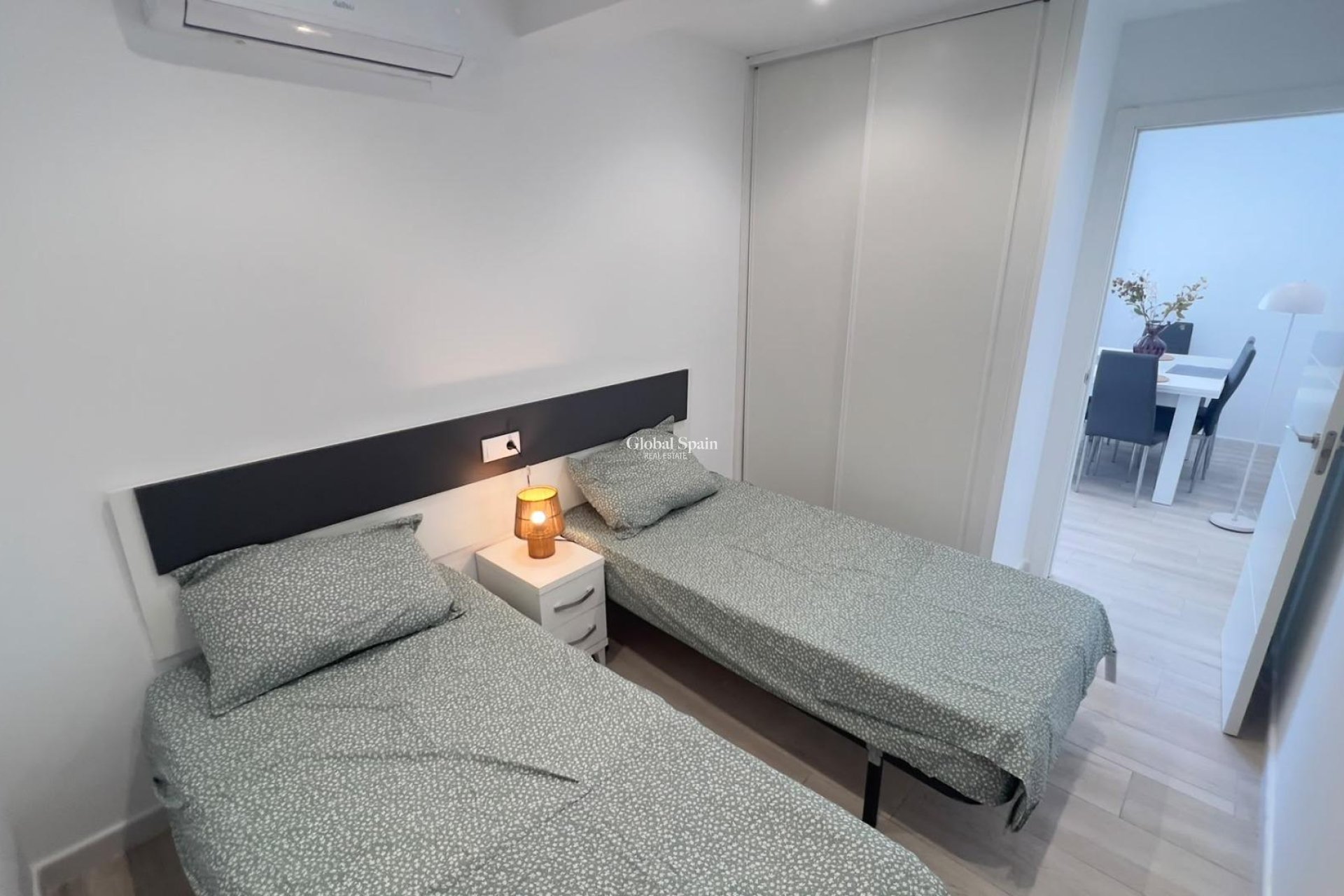 Wederverkoop - APPARTEMENT -
ORIHUELA COSTA - La Regia