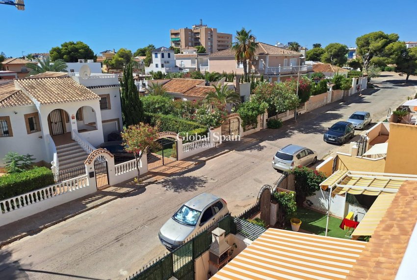Wederverkoop - APPARTEMENT -
ORIHUELA COSTA - La Zenia