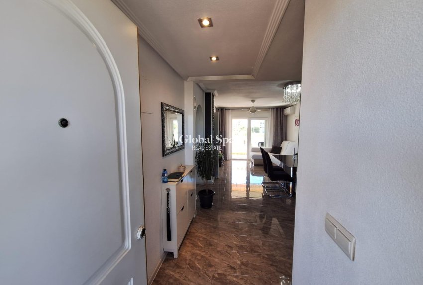 Wederverkoop - APPARTEMENT -
ORIHUELA COSTA - La Zenia