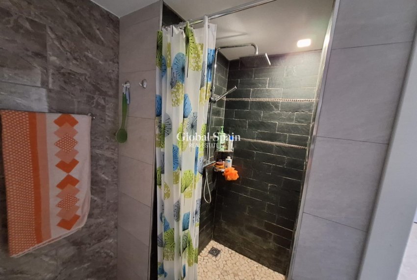 Wederverkoop - APPARTEMENT -
ORIHUELA COSTA - La Zenia