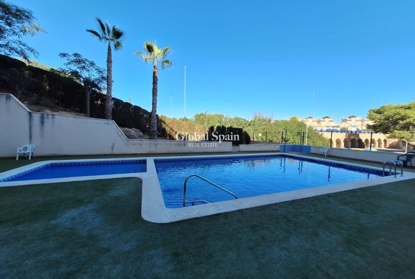 Wederverkoop - APPARTEMENT -
ORIHUELA COSTA - La Zenia