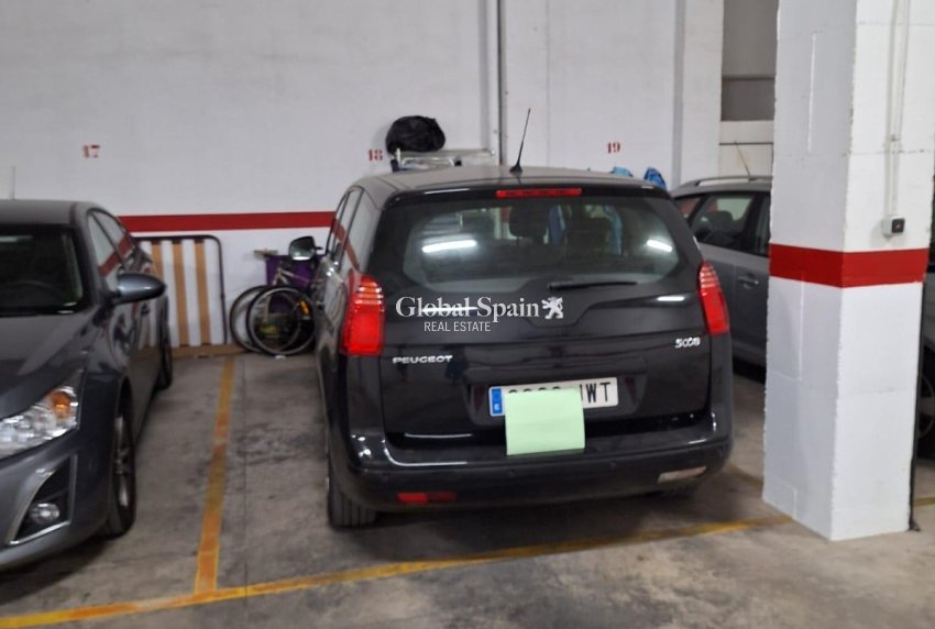 Wederverkoop - APPARTEMENT -
ORIHUELA COSTA - La Zenia