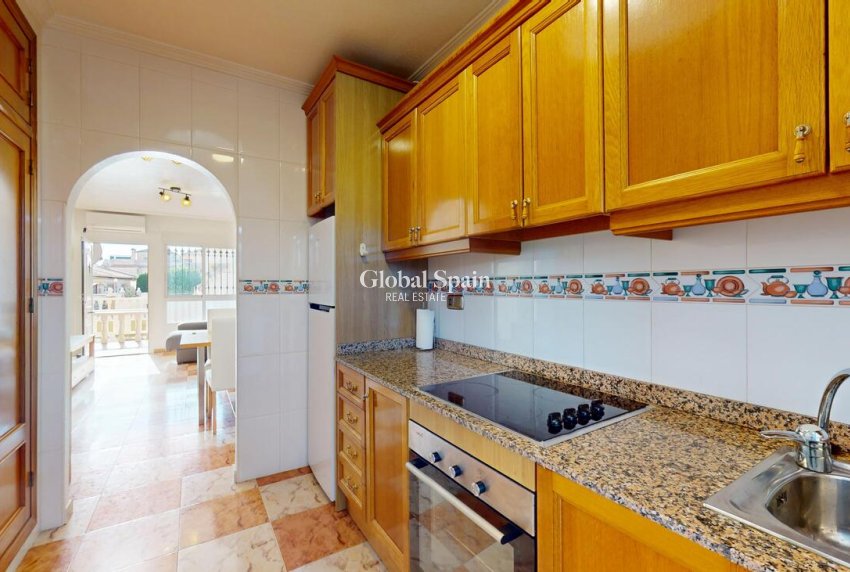 Wederverkoop - APPARTEMENT -
ORIHUELA COSTA - La Zenia