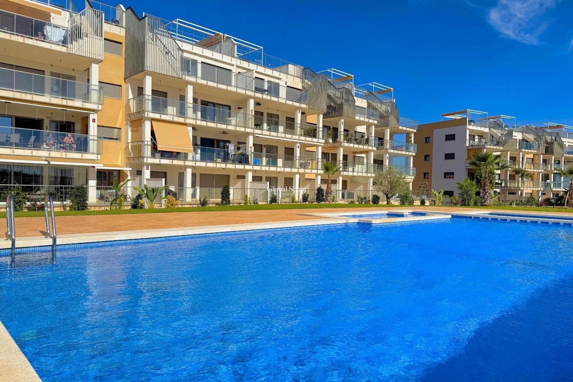 Wederverkoop - APPARTEMENT -
ORIHUELA COSTA - La Zenia