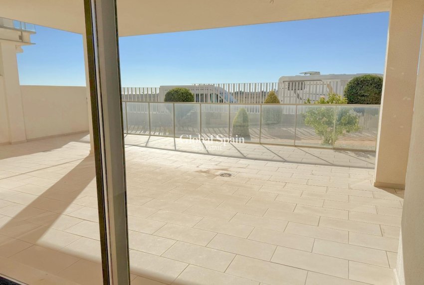 Wederverkoop - APPARTEMENT -
ORIHUELA COSTA - La Zenia