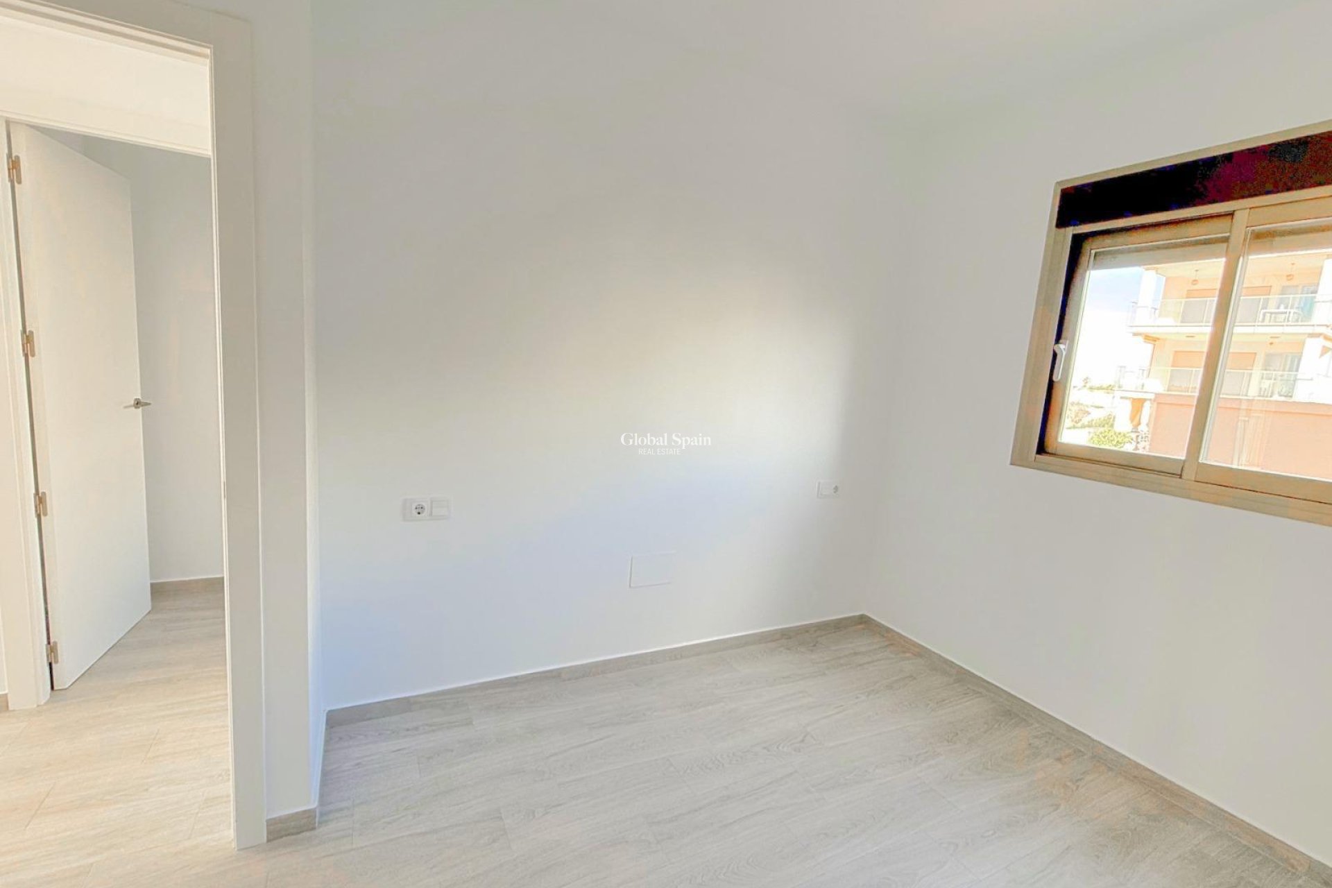 Wederverkoop - APPARTEMENT -
ORIHUELA COSTA - La Zenia