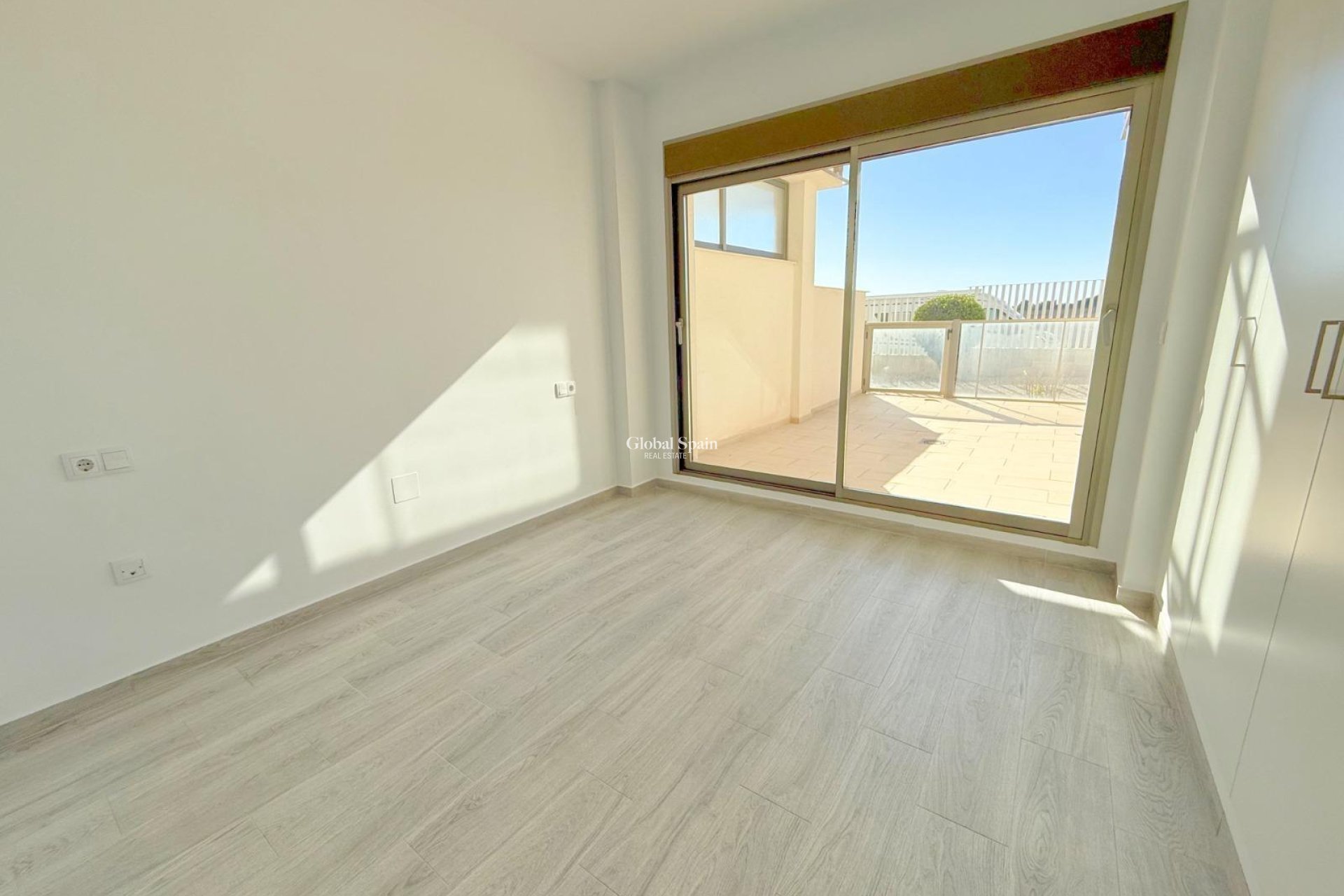 Wederverkoop - APPARTEMENT -
ORIHUELA COSTA - La Zenia