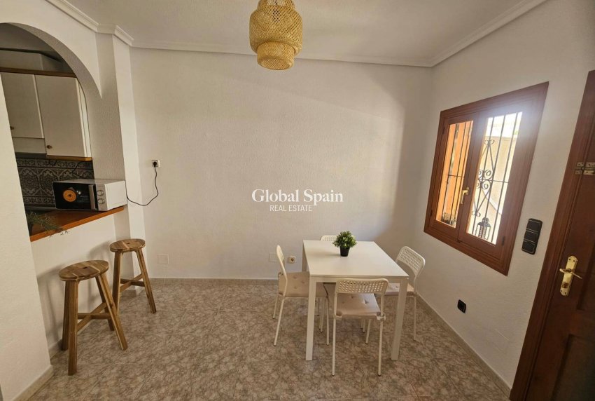 Wederverkoop - APPARTEMENT -
ORIHUELA COSTA - La Zenia