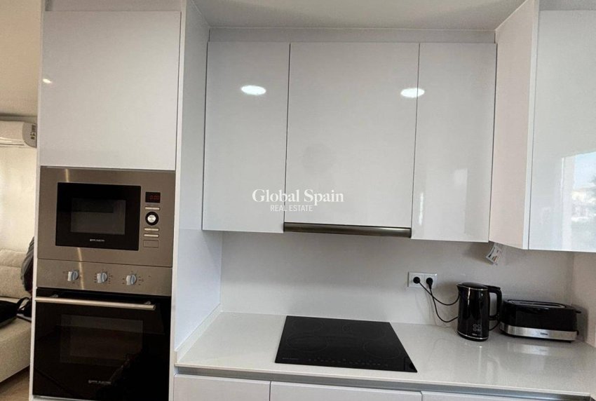 Wederverkoop - APPARTEMENT -
ORIHUELA COSTA - La Zenia