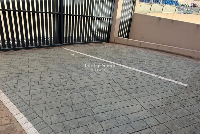 Wederverkoop - APPARTEMENT -
ORIHUELA COSTA - La Zenia