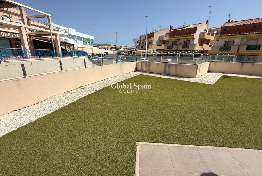 Wederverkoop - APPARTEMENT -
ORIHUELA COSTA - La Zenia