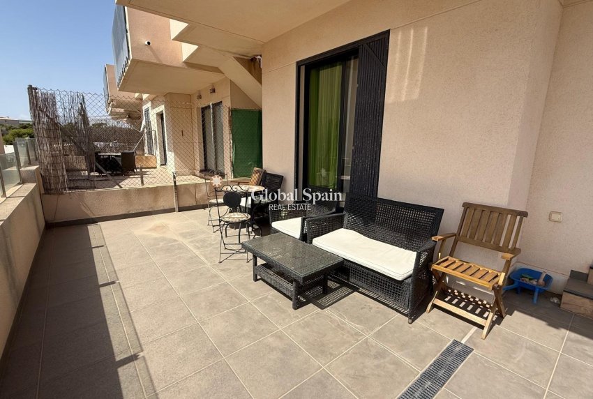 Wederverkoop - APPARTEMENT -
ORIHUELA COSTA - La Zenia