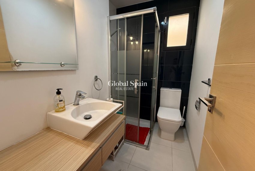 Wederverkoop - APPARTEMENT -
ORIHUELA COSTA - La Zenia