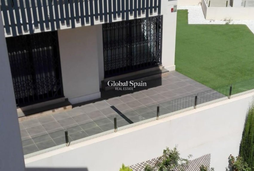 Wederverkoop - APPARTEMENT -
ORIHUELA COSTA - La Zenia