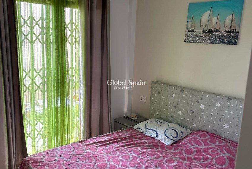 Wederverkoop - APPARTEMENT -
ORIHUELA COSTA - La Zenia