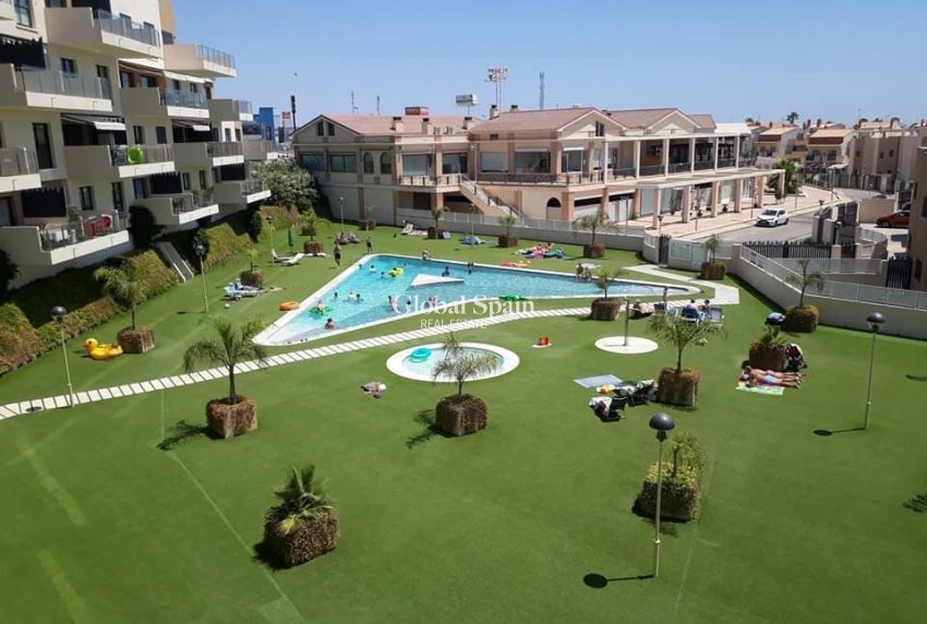 Wederverkoop - APPARTEMENT -
ORIHUELA COSTA - La Zenia