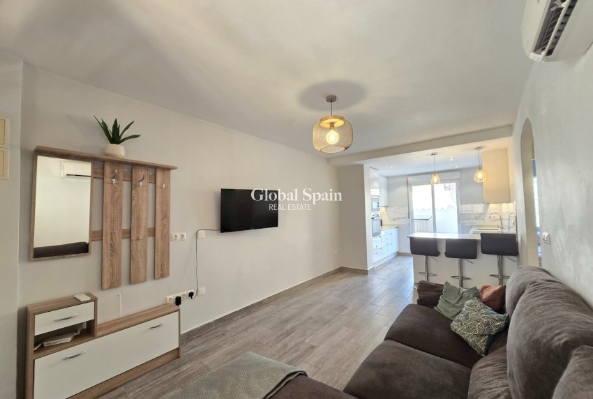 Wederverkoop - Appartement -
ORIHUELA COSTA - La Zenia