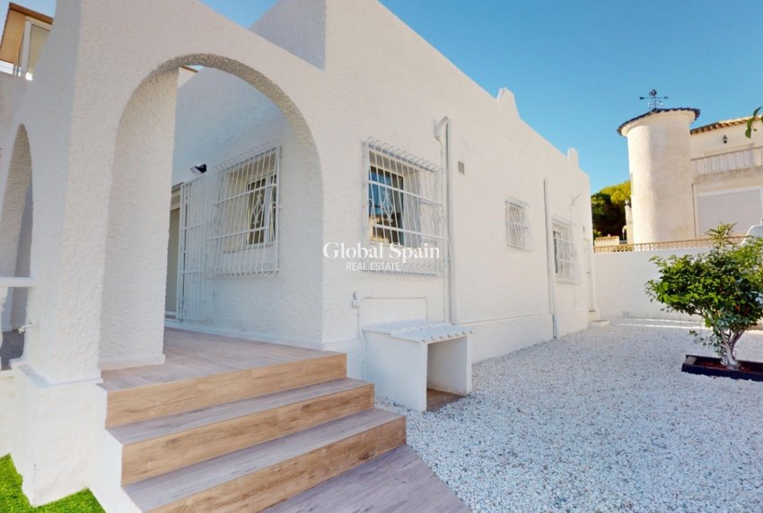 Wederverkoop - APPARTEMENT -
ORIHUELA COSTA - Las Filipinas