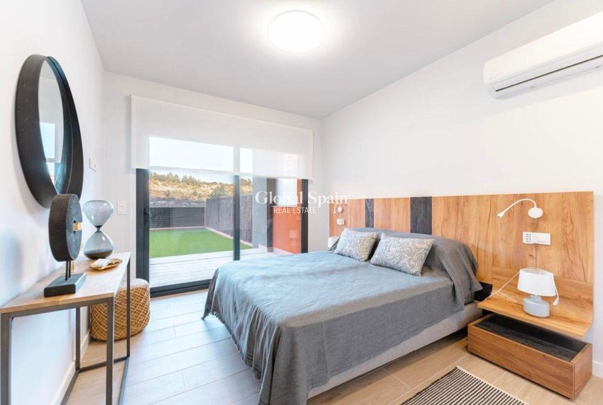 Wederverkoop - APPARTEMENT -
ORIHUELA COSTA - Las Filipinas