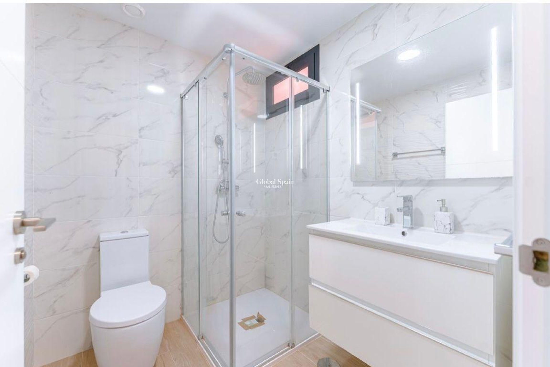 Wederverkoop - APPARTEMENT -
ORIHUELA COSTA - Las Filipinas