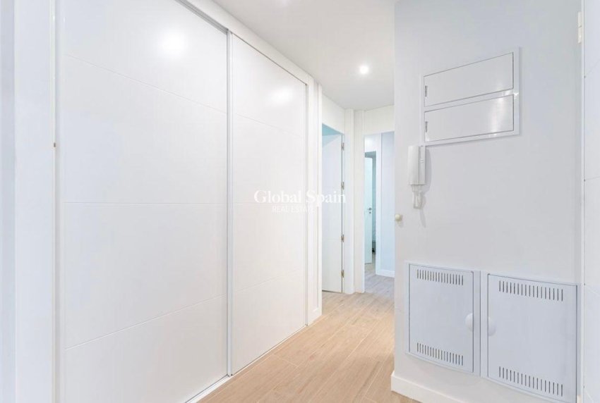 Wederverkoop - APPARTEMENT -
ORIHUELA COSTA - Las Filipinas