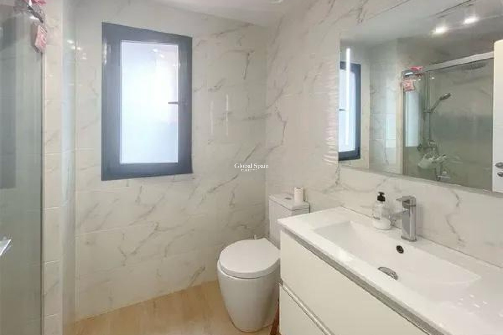 Wederverkoop - APPARTEMENT -
ORIHUELA COSTA - Las Filipinas