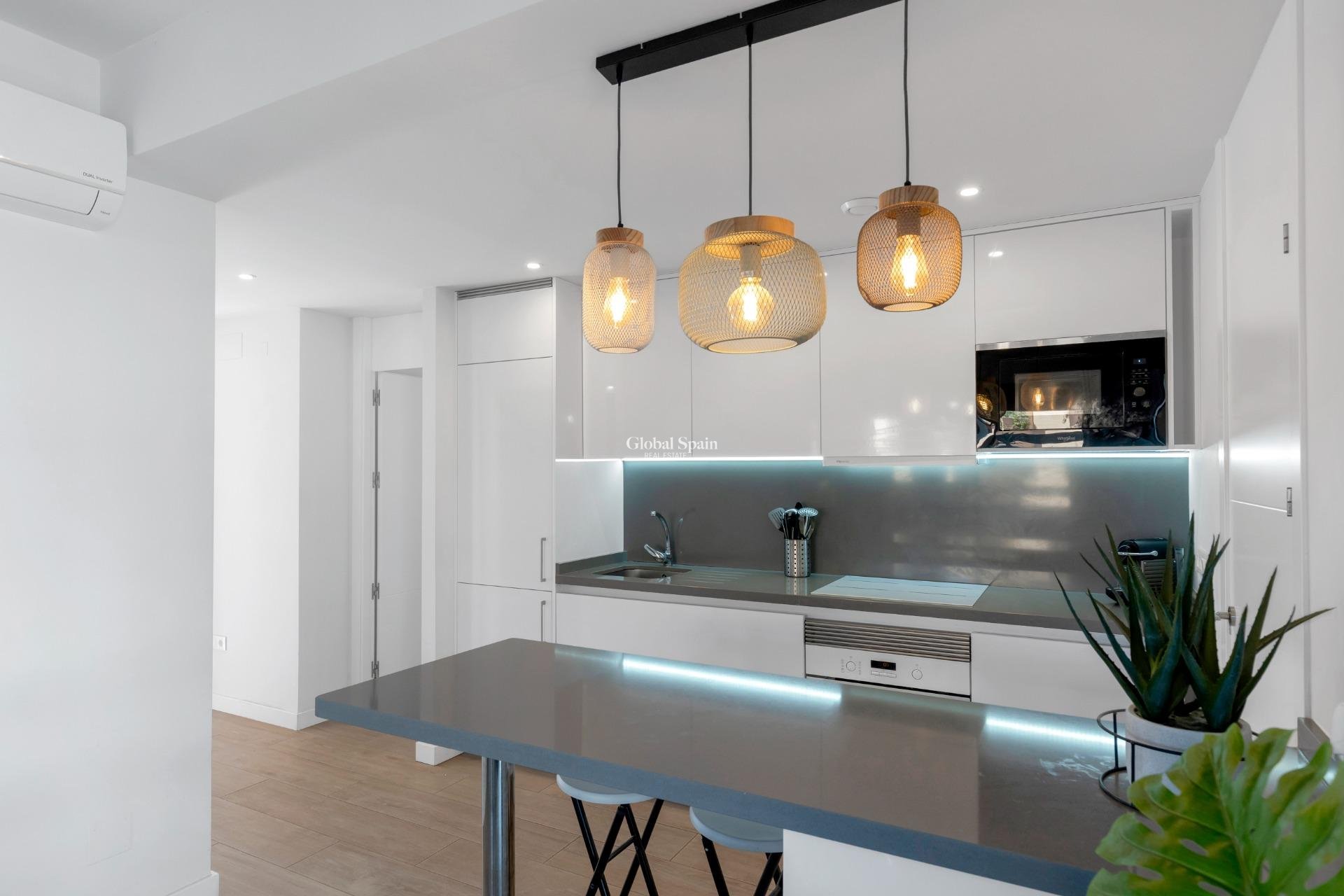 Wederverkoop - APPARTEMENT -
ORIHUELA COSTA - Las Filipinas