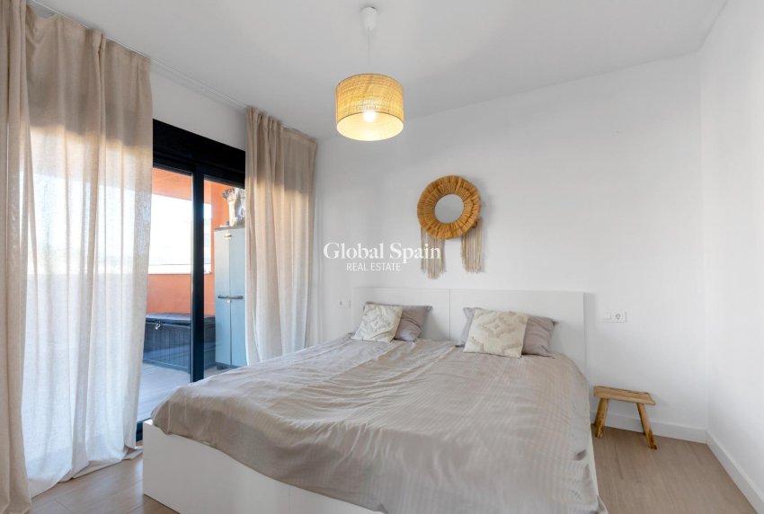 Wederverkoop - APPARTEMENT -
ORIHUELA COSTA - Las Filipinas