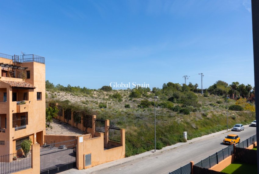 Wederverkoop - APPARTEMENT -
ORIHUELA COSTA - Las Filipinas