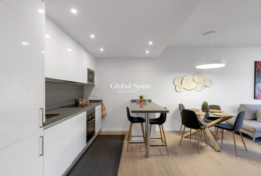 Wederverkoop - APPARTEMENT -
ORIHUELA COSTA - Las Filipinas