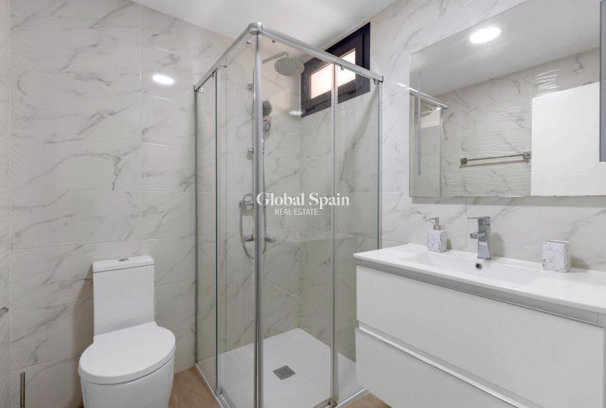 Wederverkoop - APPARTEMENT -
ORIHUELA COSTA - Las Filipinas
