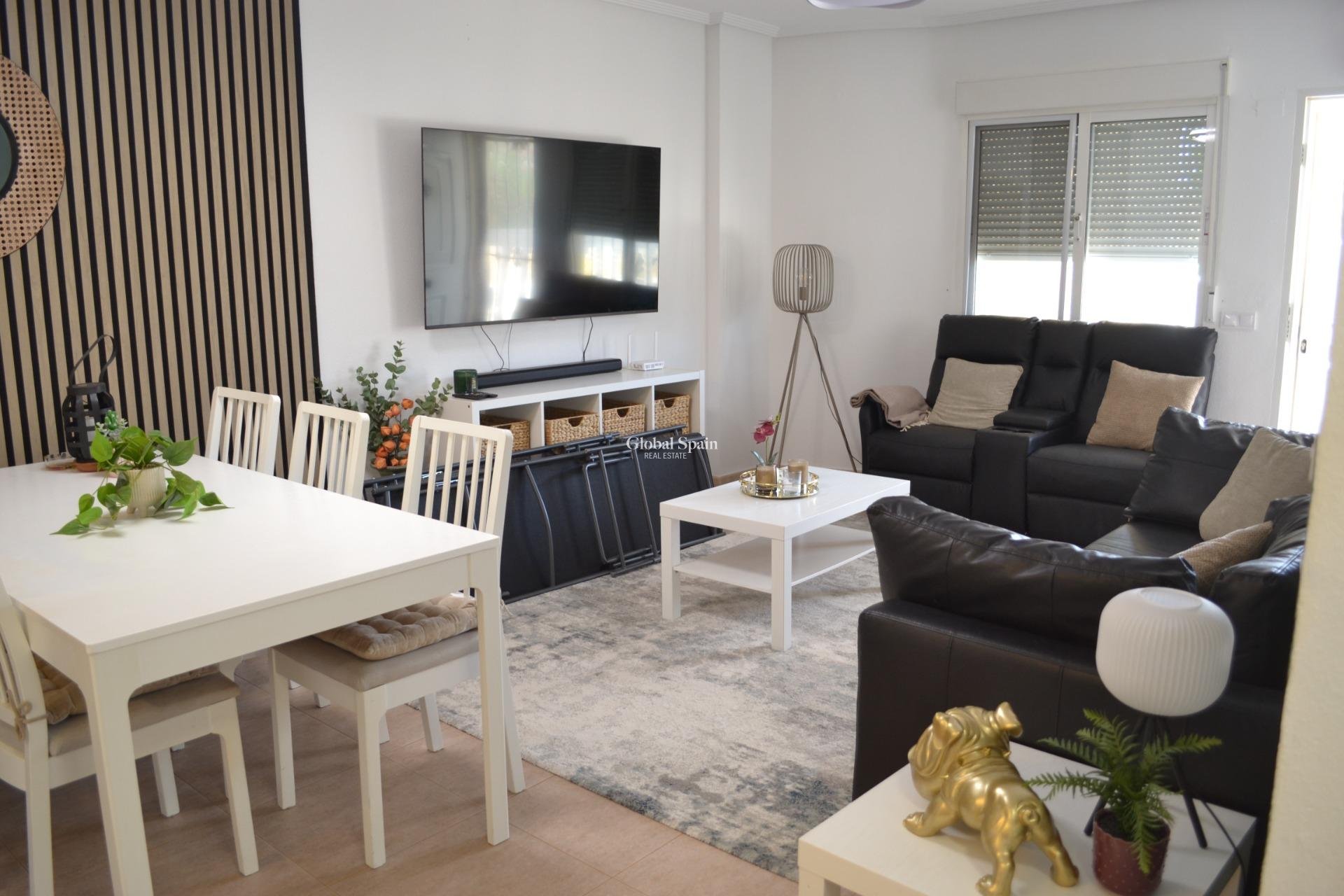 Wederverkoop - APPARTEMENT -
ORIHUELA COSTA - Las Filipinas