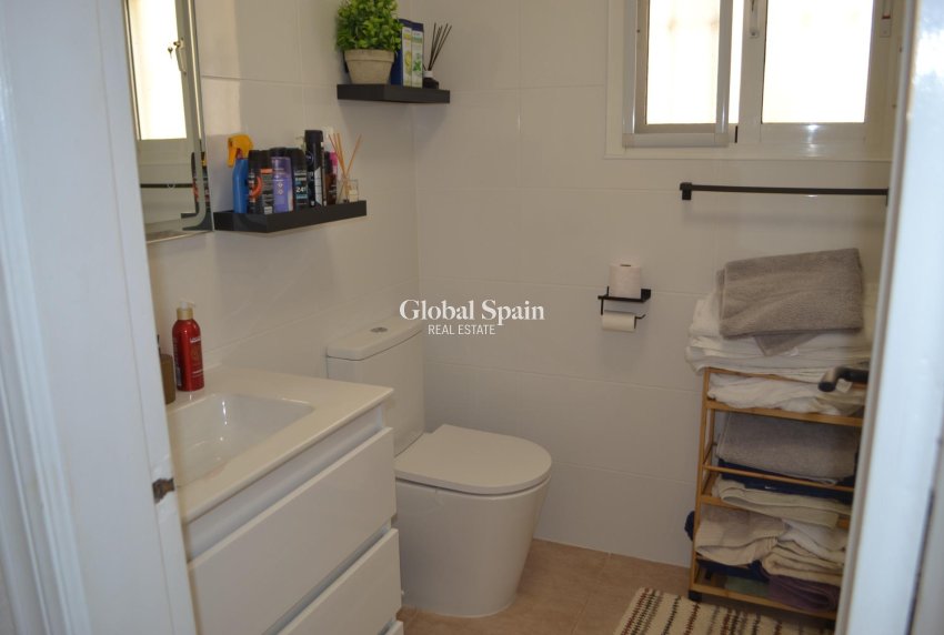 Wederverkoop - APPARTEMENT -
ORIHUELA COSTA - Las Filipinas
